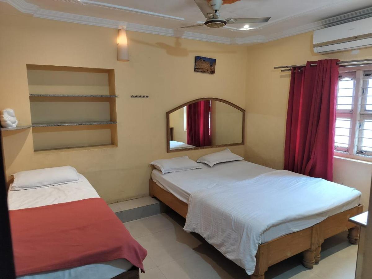 Gopi Guest House - Housity