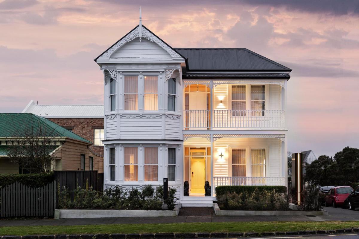 Hotel Fitzroy by Luminous - Housity