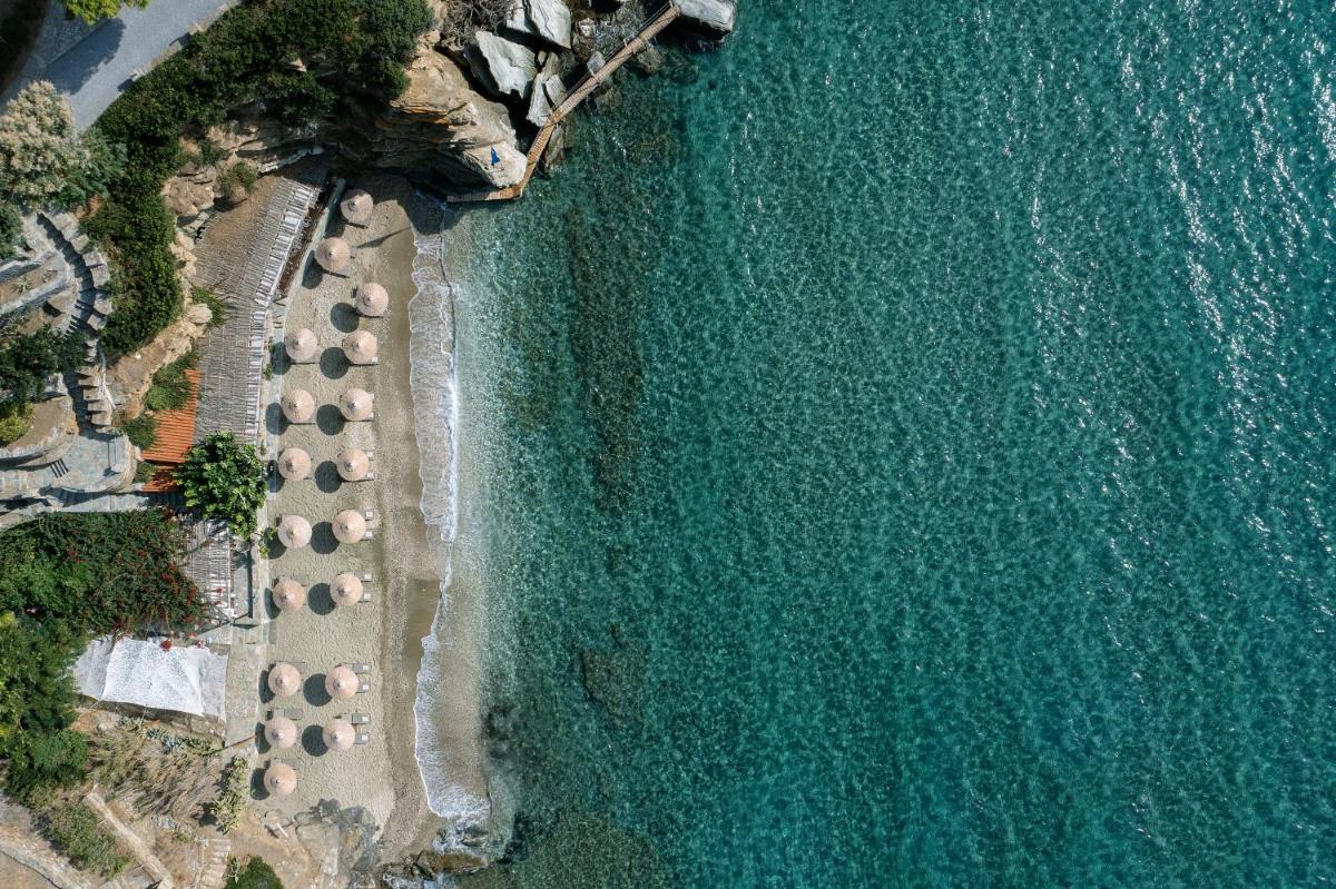 Aneroussa Beach Hotel - Housity