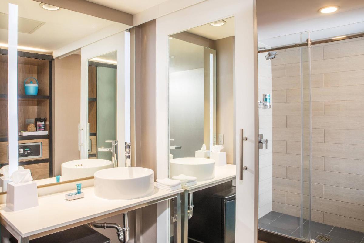 Aloft by Marriott New York LaGuardia Airport - Housity