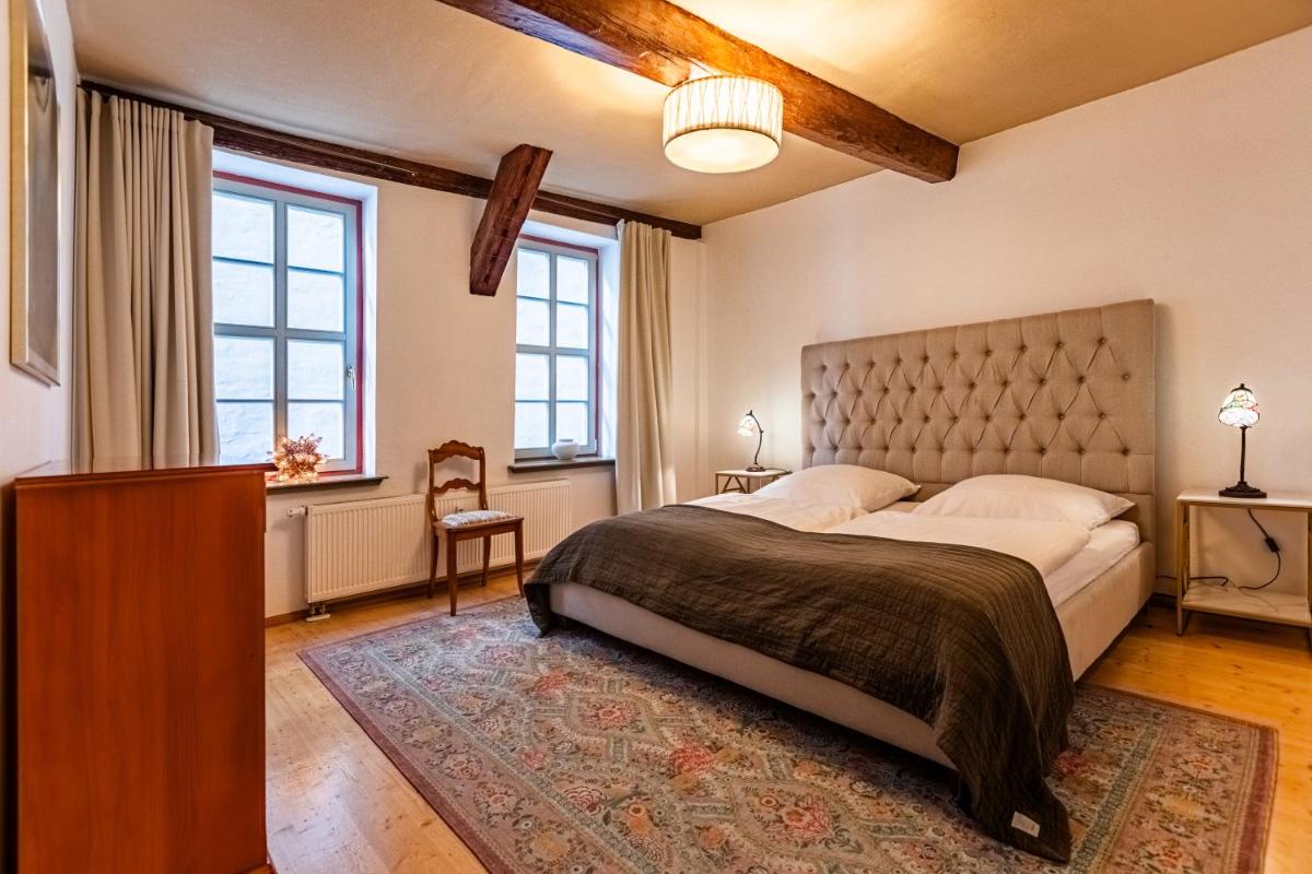 Jena The Grand Piano Suite - Housity