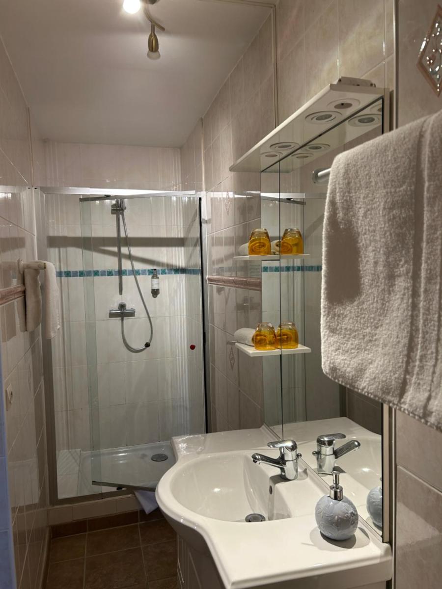 Hotel De La Loire - Housity