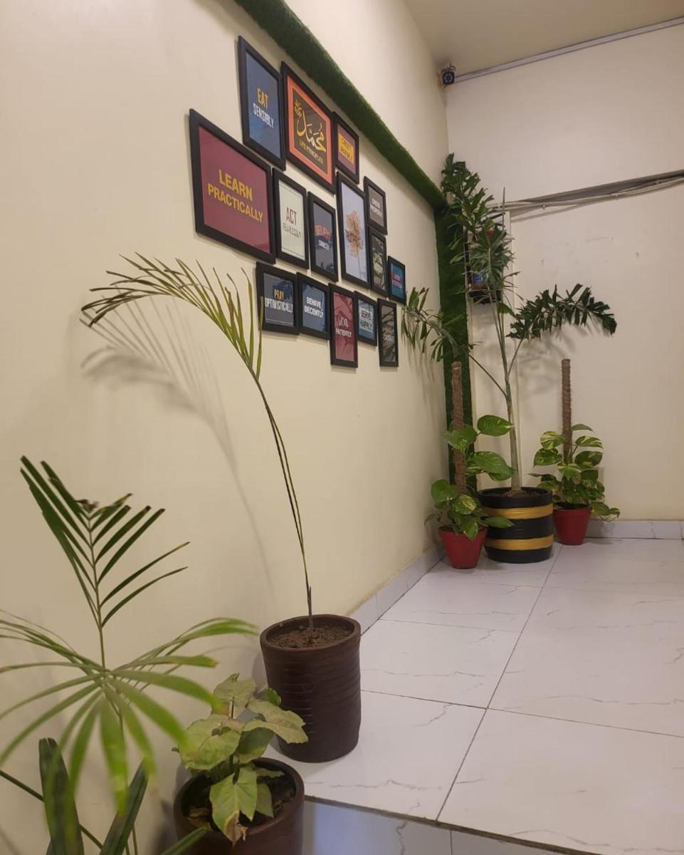 GOHO Rooms 10th Commercial - Housity