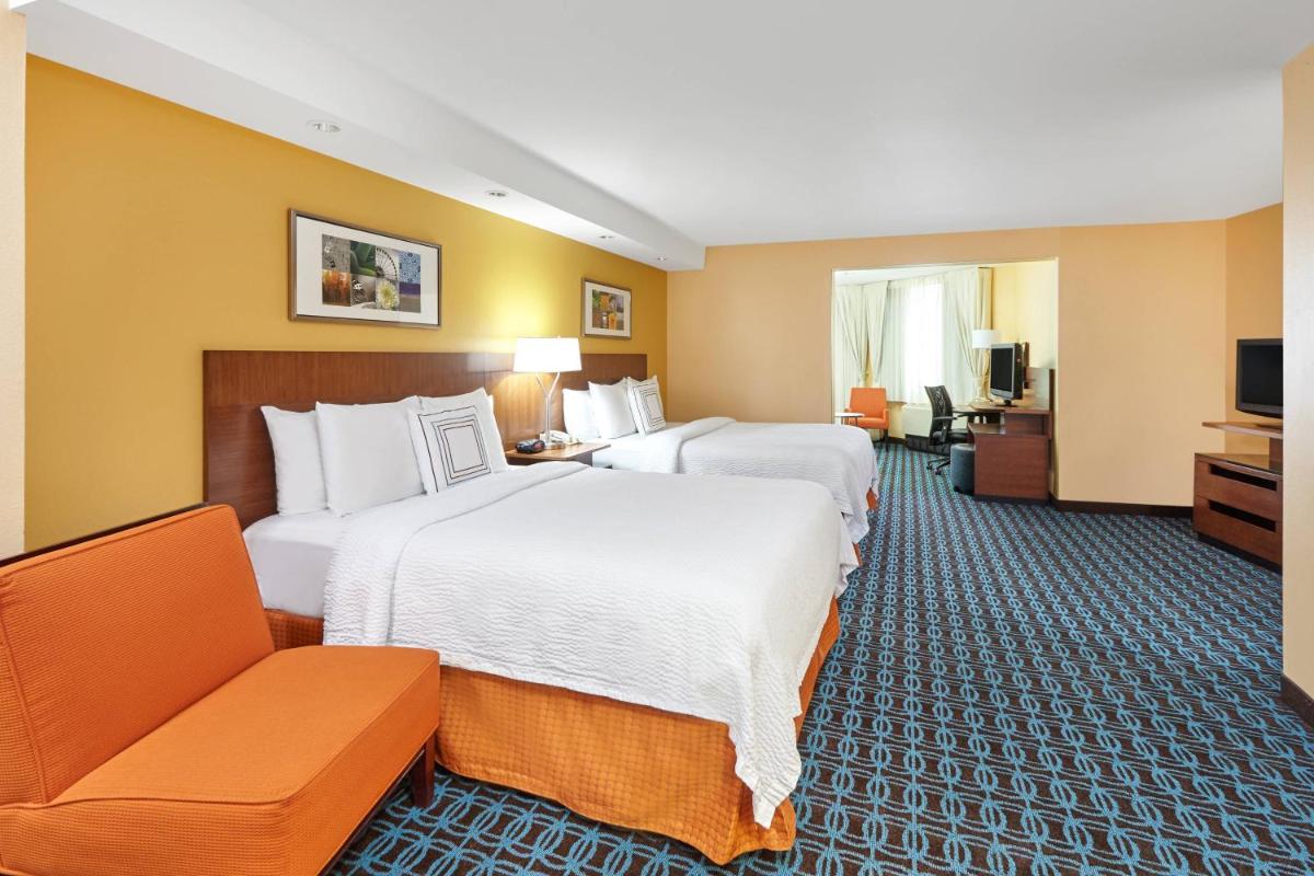 Fairfield Inn and Suites Chicago Lombard - Housity