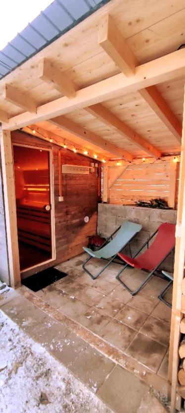 Chatky u potoka - chatička č.2 - Housity