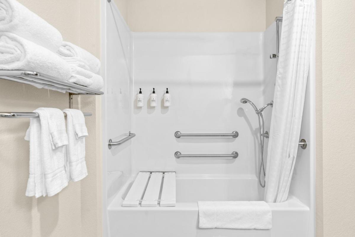 Cobblestone Hotel & Suites - Lynden - Housity