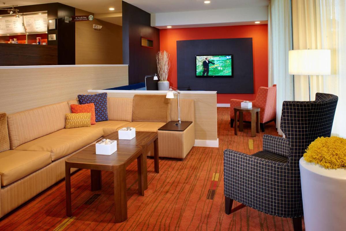 Courtyard by Marriott Lexington North - Housity