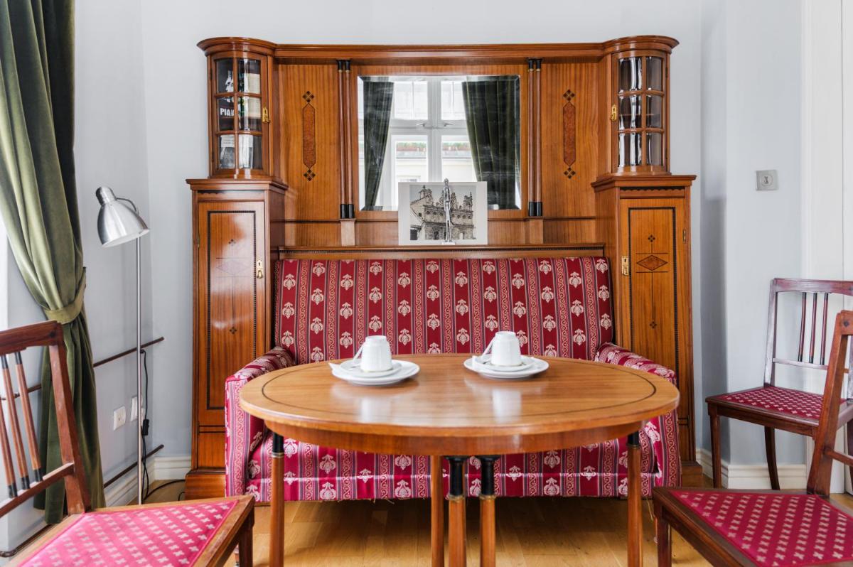 Chopin Boutique - Housity