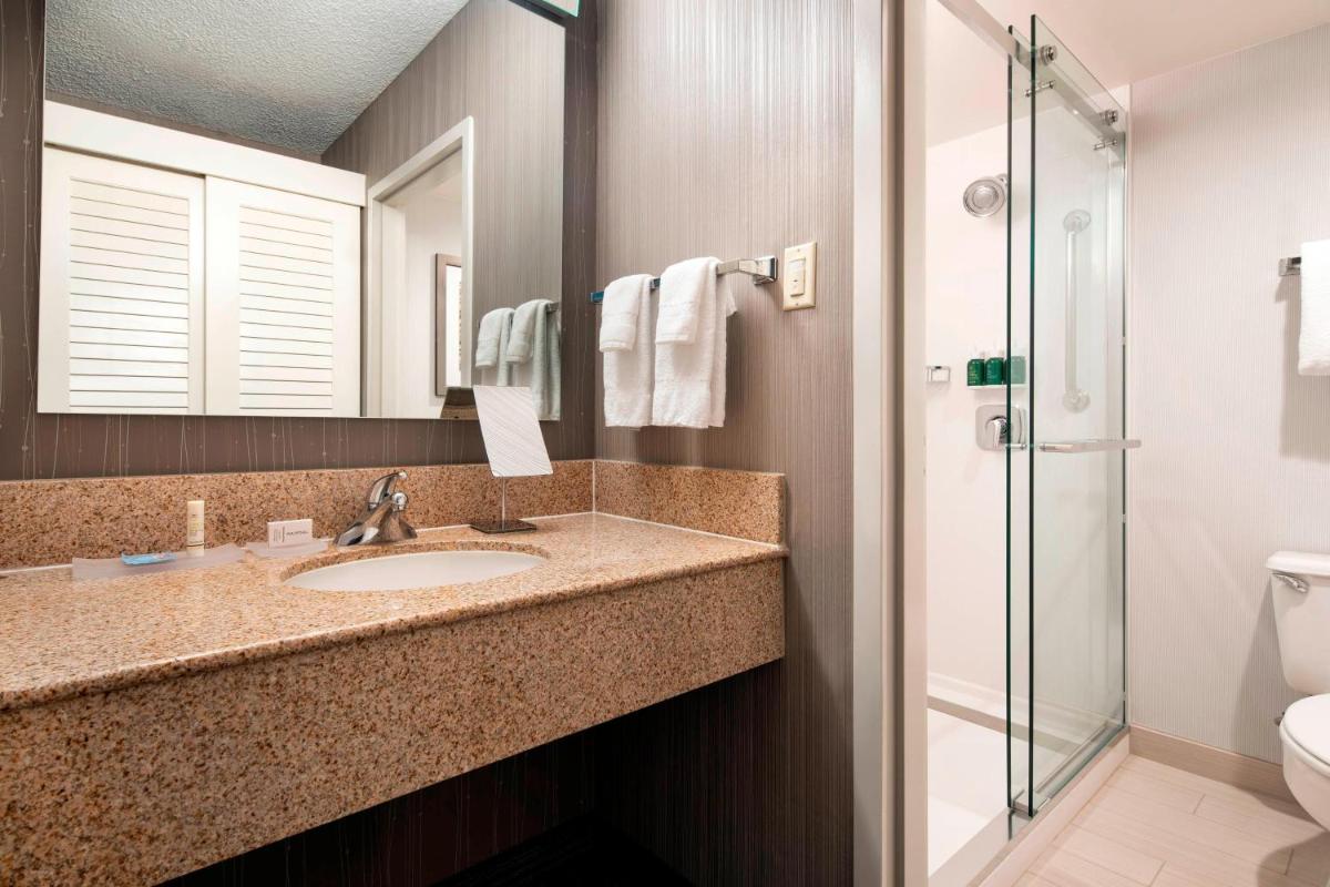 Courtyard by Marriott San Francisco Airport - Housity