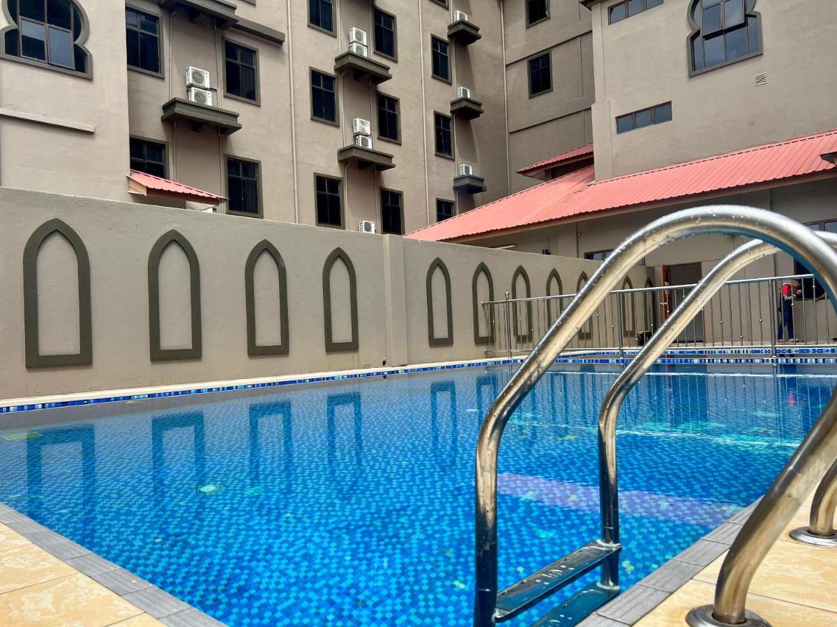 The Grand Puteri Hotel - Housity