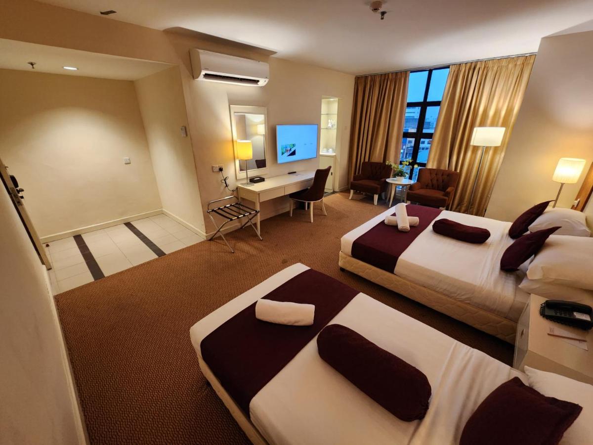 The Grand Puteri Hotel - Housity