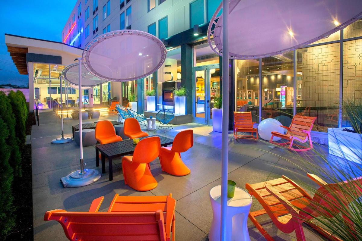 Aloft Buffalo Airport - Housity