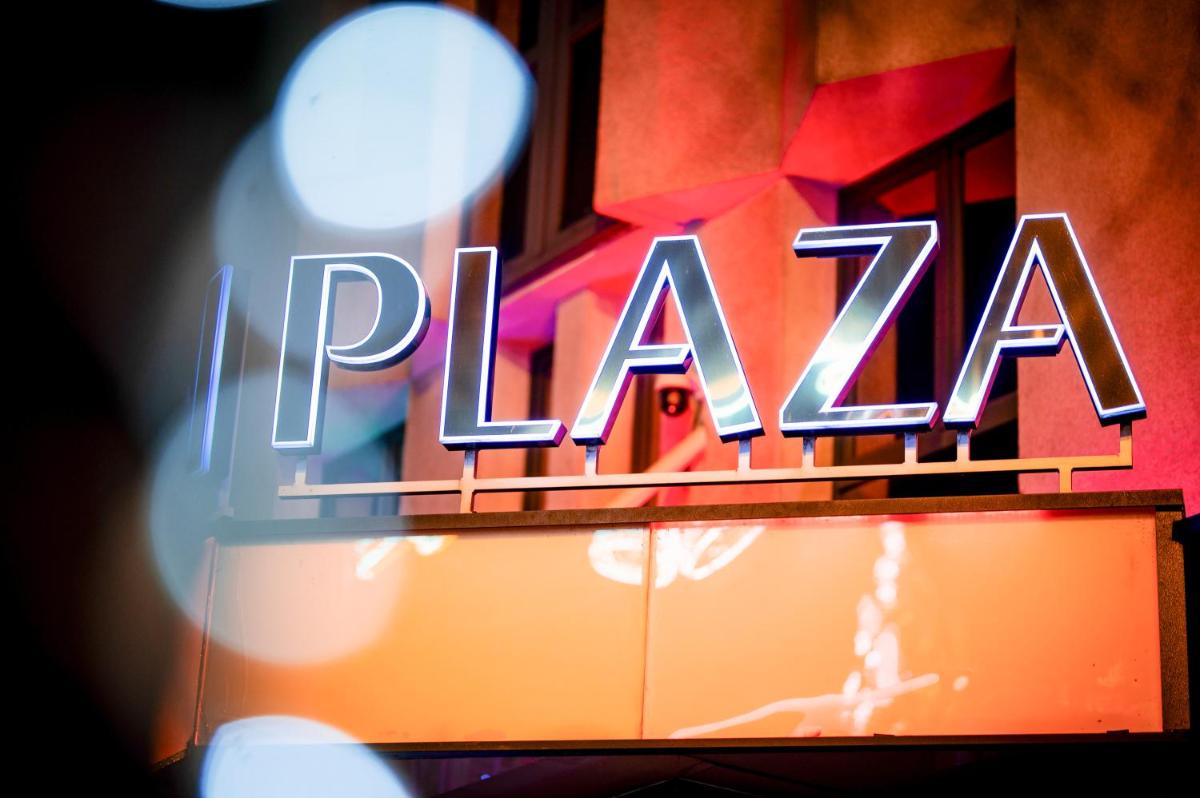 Plaza V Hotel - Housity