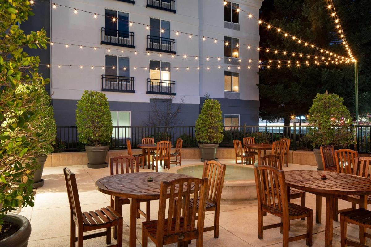 Aloft Mountain View - Housity