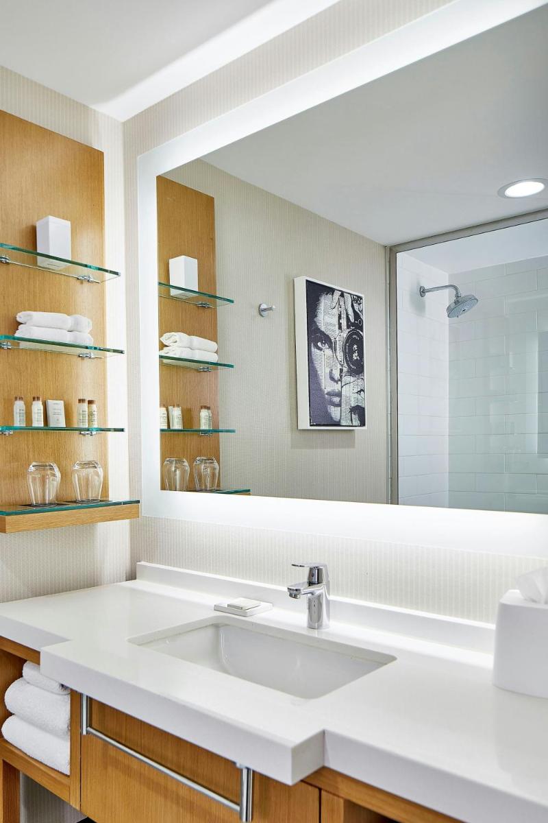 Renaissance Chicago Glenview Suites Hotel - Housity