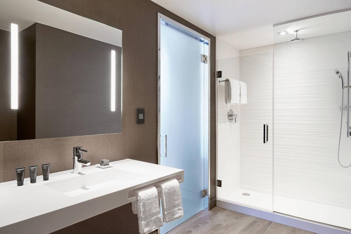 AC Hotel by Marriott Phoenix Tempe/Downtown - Housity