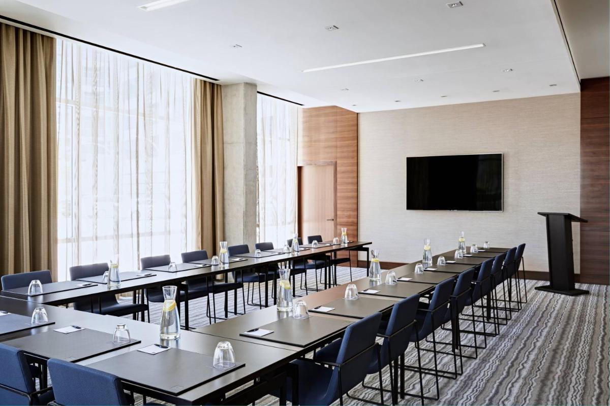 AC Hotel by Marriott Phoenix Tempe/Downtown - Housity
