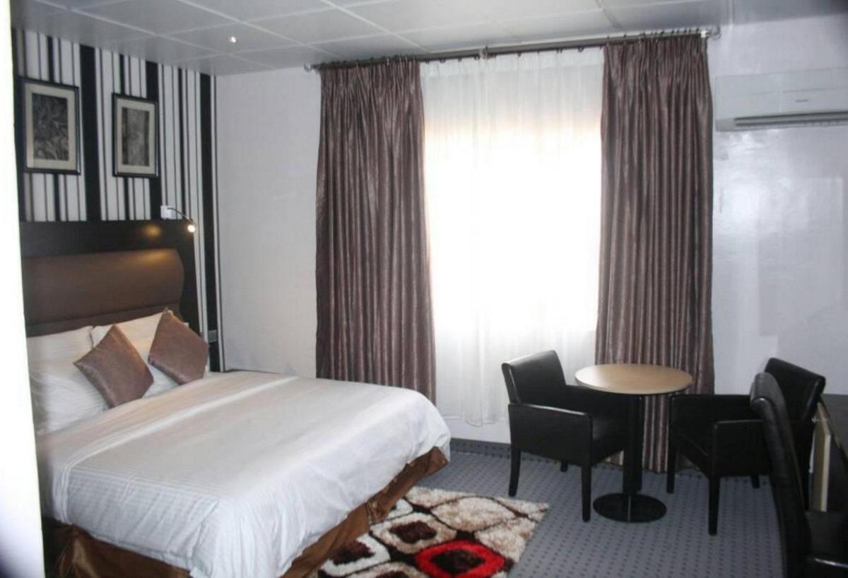 Room in Lodge - Sweet Spirit Hotels Suites Mardezok - Housity