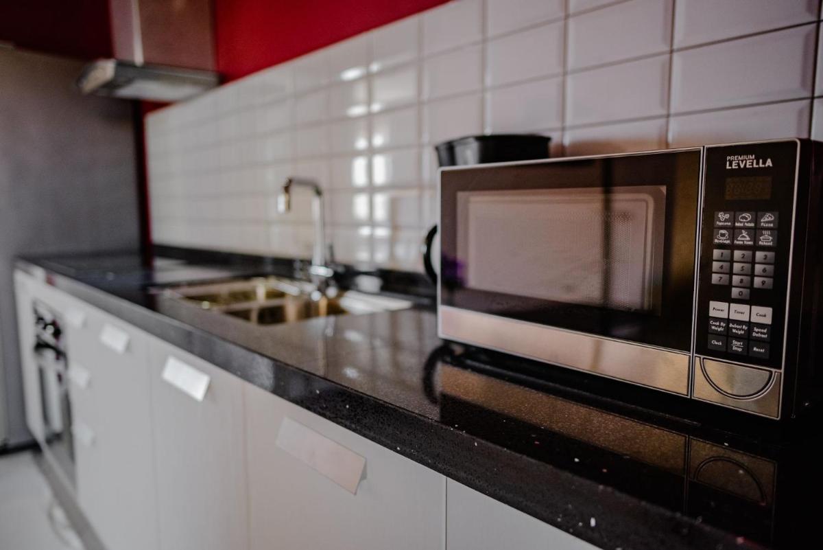 Gorgeous 2-bedroom apartment 2 km from Eagle beach - Housity
