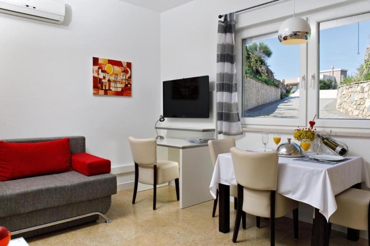 Nice Beach Apartments in Stobrec - Housity