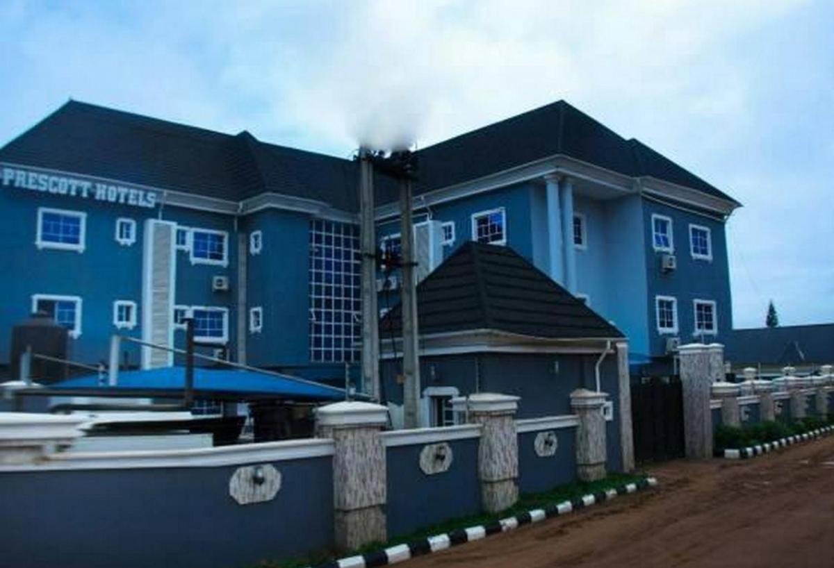Room in Lodge - Prescott Hotel Asaba, - Housity