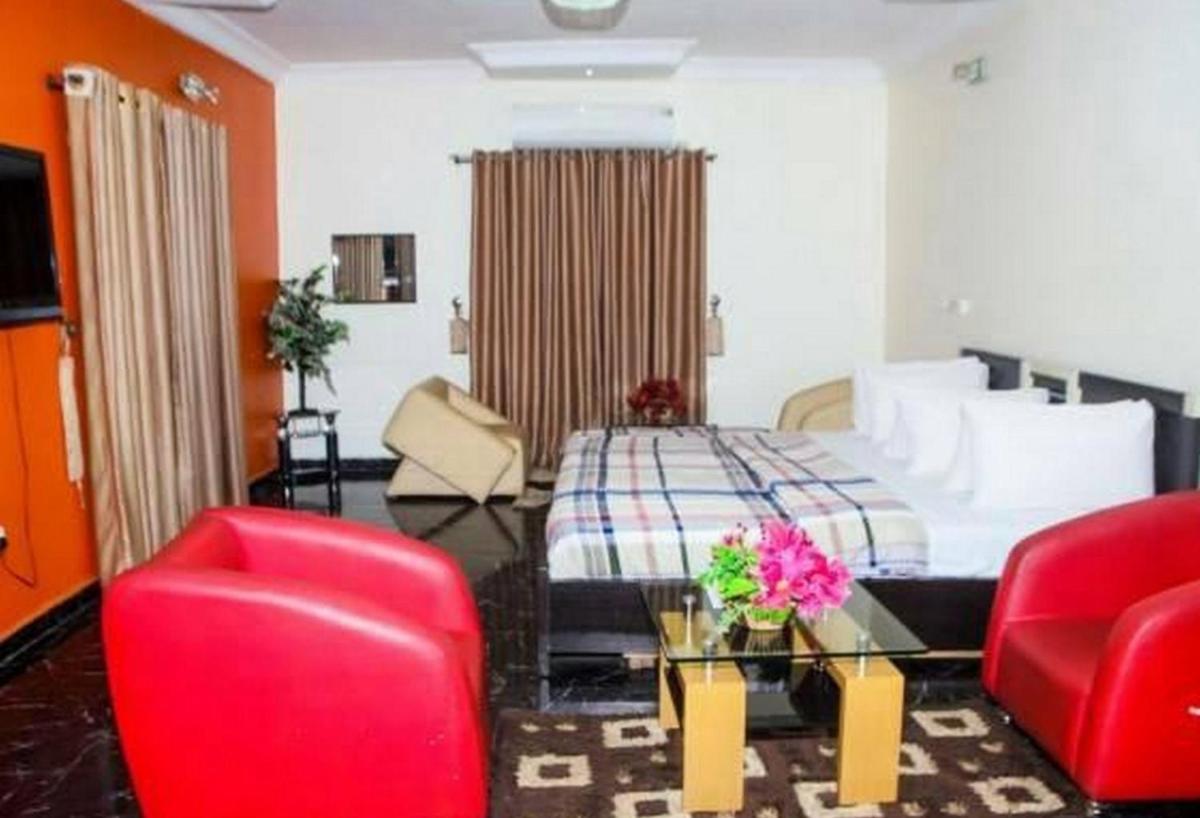 Room in Lodge - Prescott Hotel Asaba, - Housity