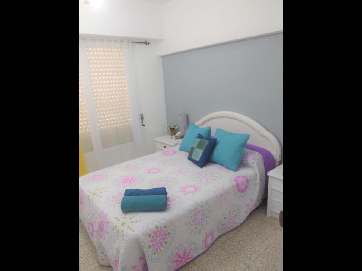 Deluxe 3 bedroom Apartment, Balcony, 15 minutes walk to city and beach sys2 - Housity