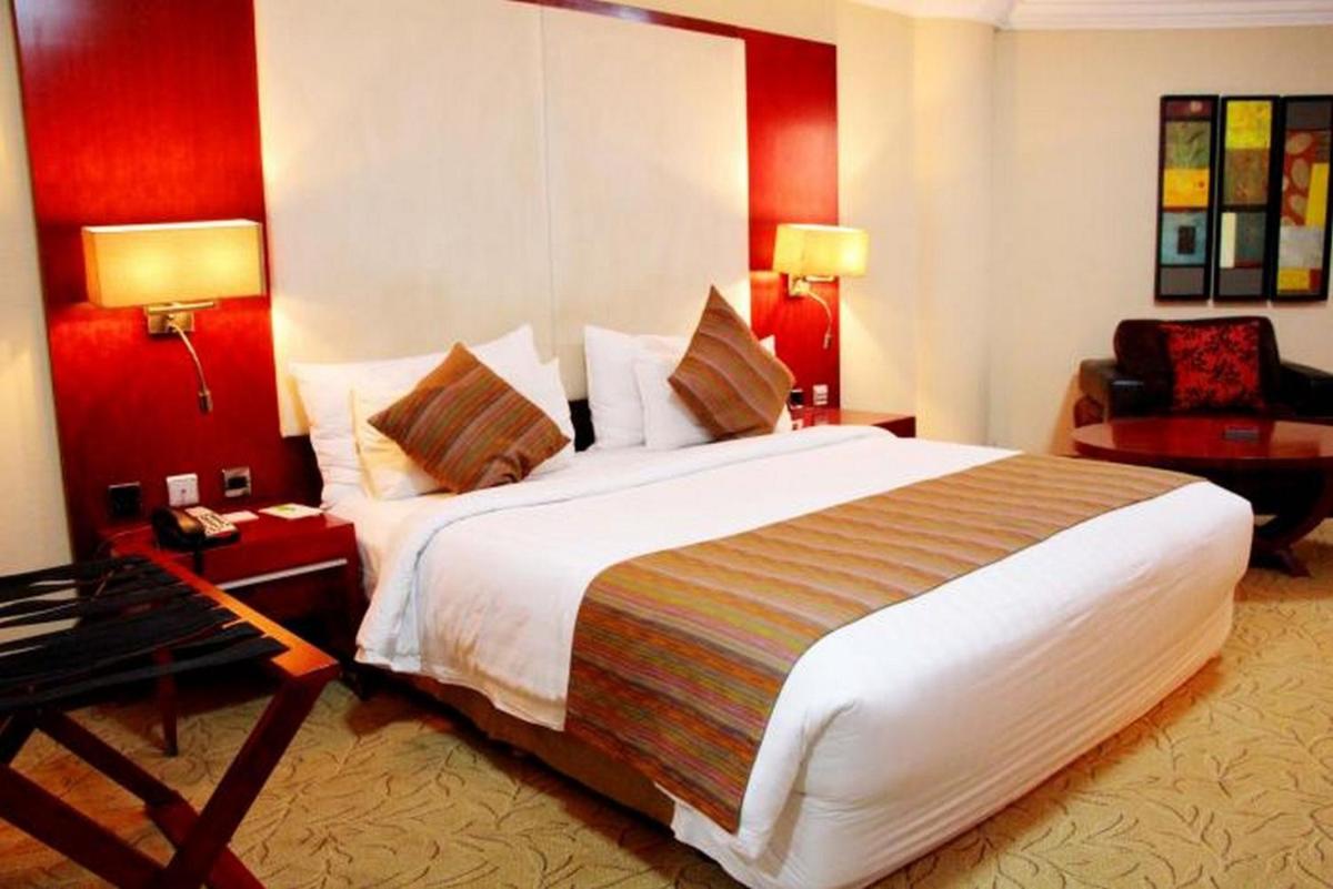 Room in Lodge - The Chelsea Hotel Abuja - Housity