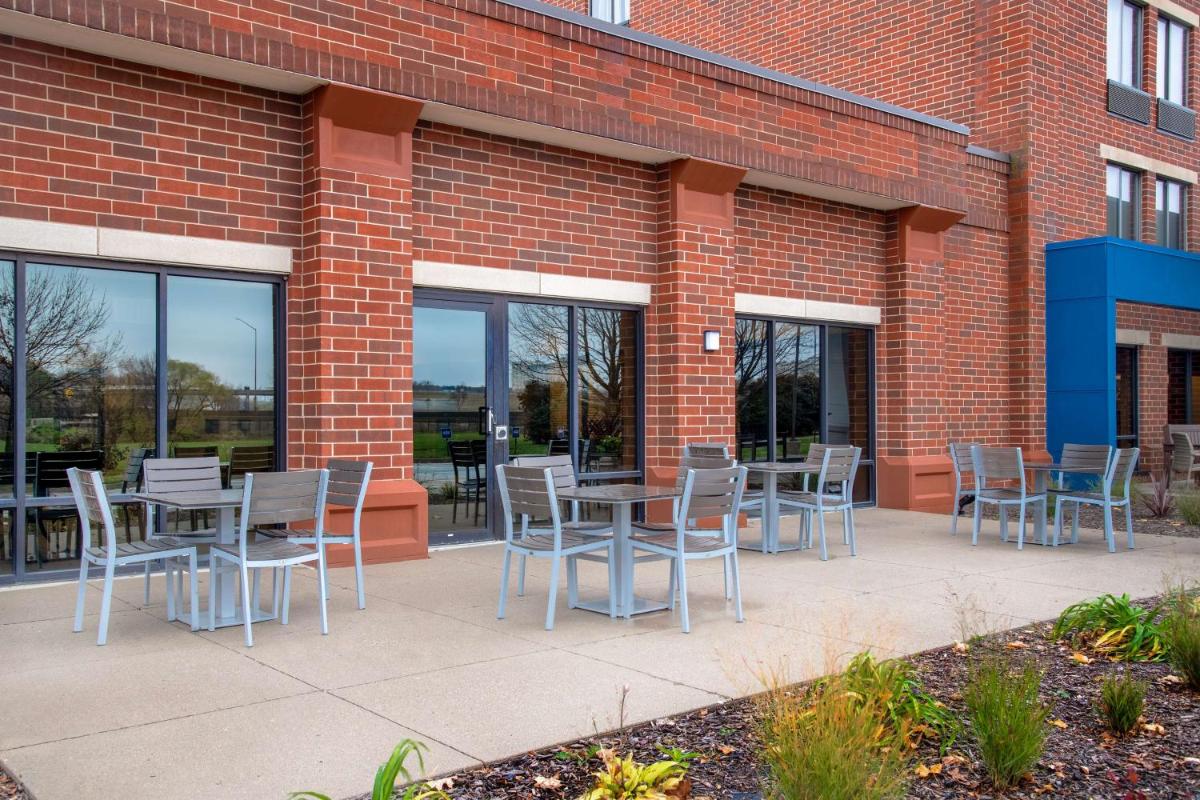 Hampton Inn West Des Moines Lake Drive - Housity