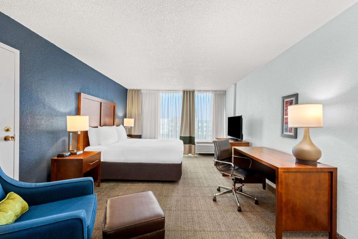 Comfort Inn & Suites Omaha Central - Housity