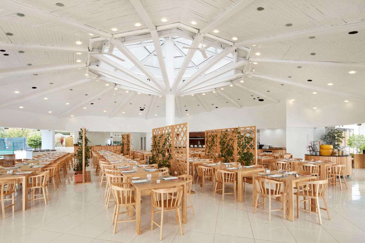 Um restaurante ou outro lugar para comer em Tivoli Marina Vilamoura