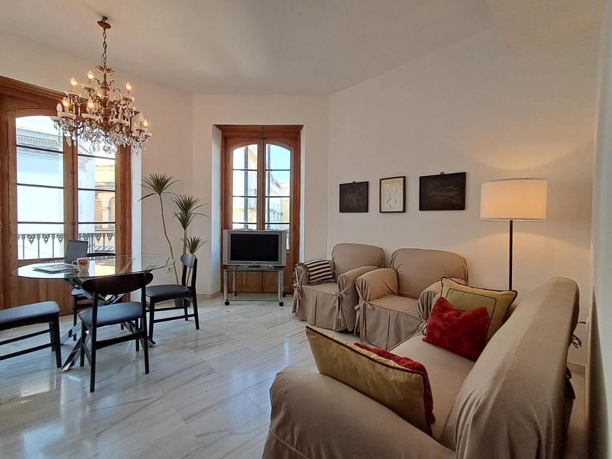 Apartamentos Almirante Hoyos - Housity