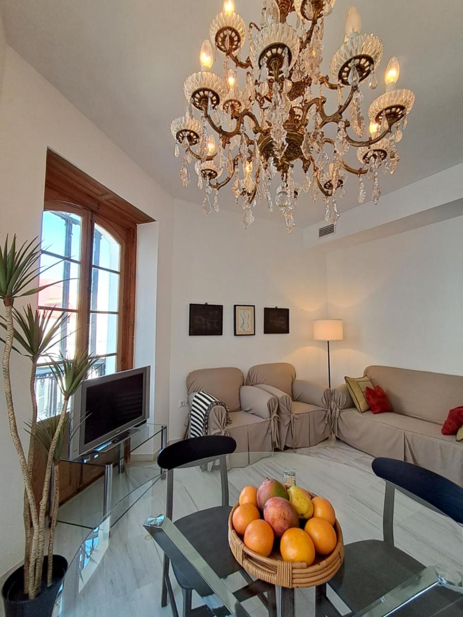 Apartamentos Almirante Hoyos - Housity