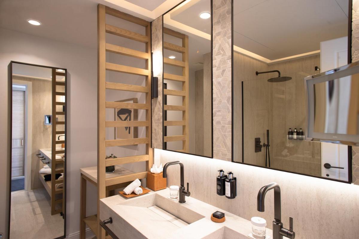 Salle de bains dans l'établissement Hotel Royal-Riviera