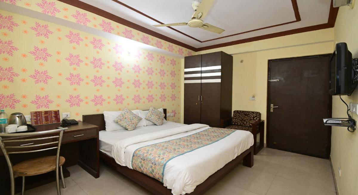 Hotel Laxmi Villa Palace - Housity