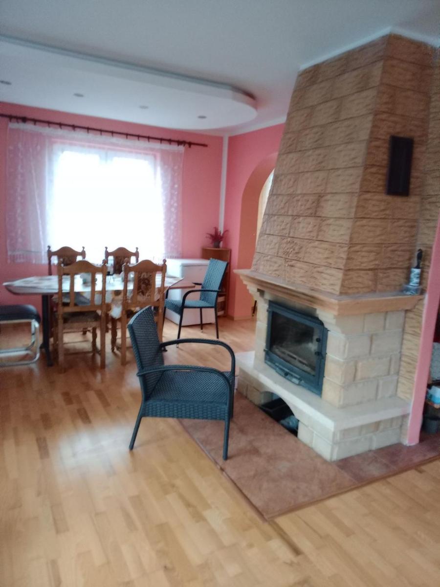 Pokoje na Krótkiej AJA - Housity