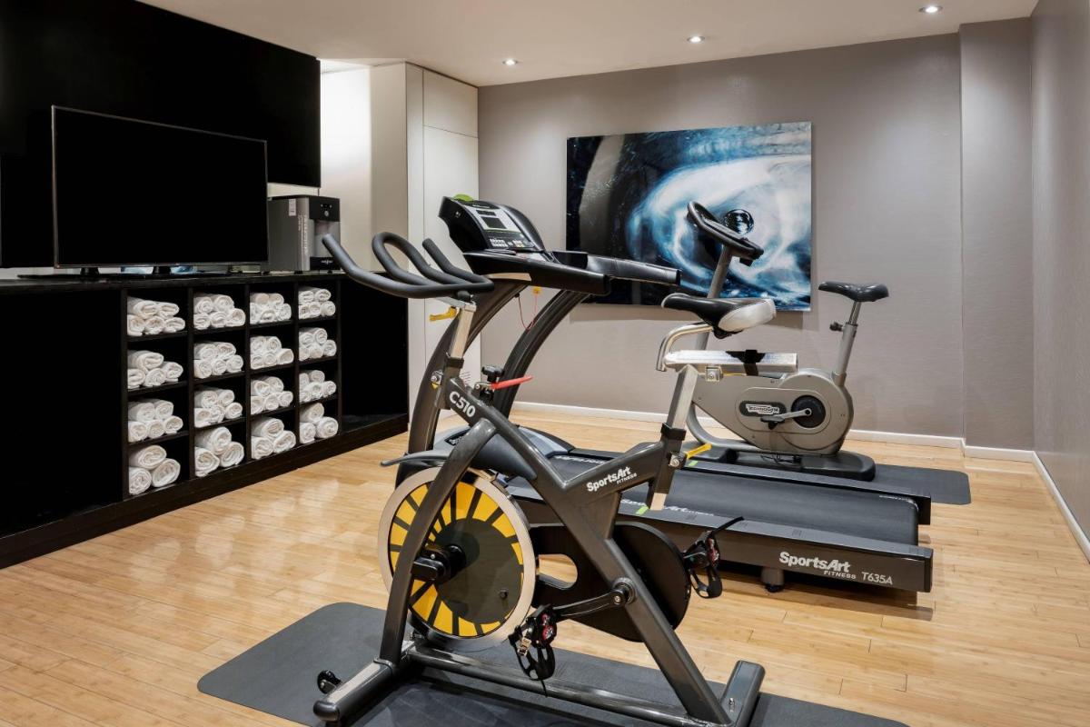 Gimnasio o instalaciones de fitness de AC Hotel San Sebastián de los Reyes by Marriott