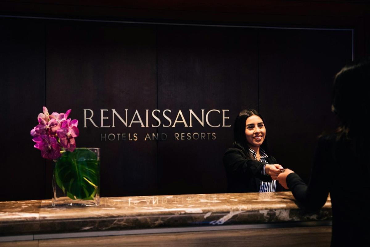 Renaissance Los Angeles Airport Hotel - Housity