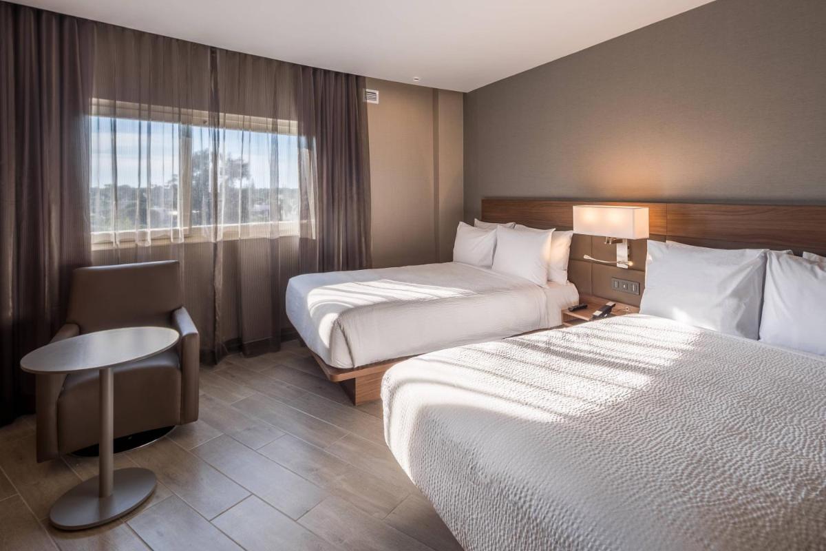 AC Hotel by Marriott Guadalajara Expo - Housity