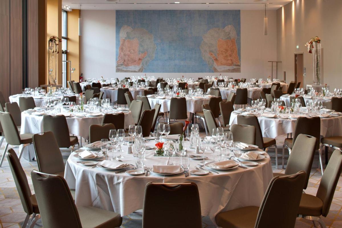 Restaurant ou autre lieu de restauration dans l'établissement Renaissance Aix-en-Provence Hotel