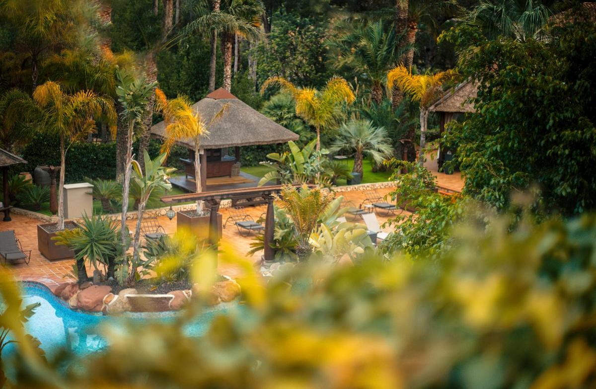 Jardín al aire libre en SWISS MORAIRA HOTEL & SPA - Adults only