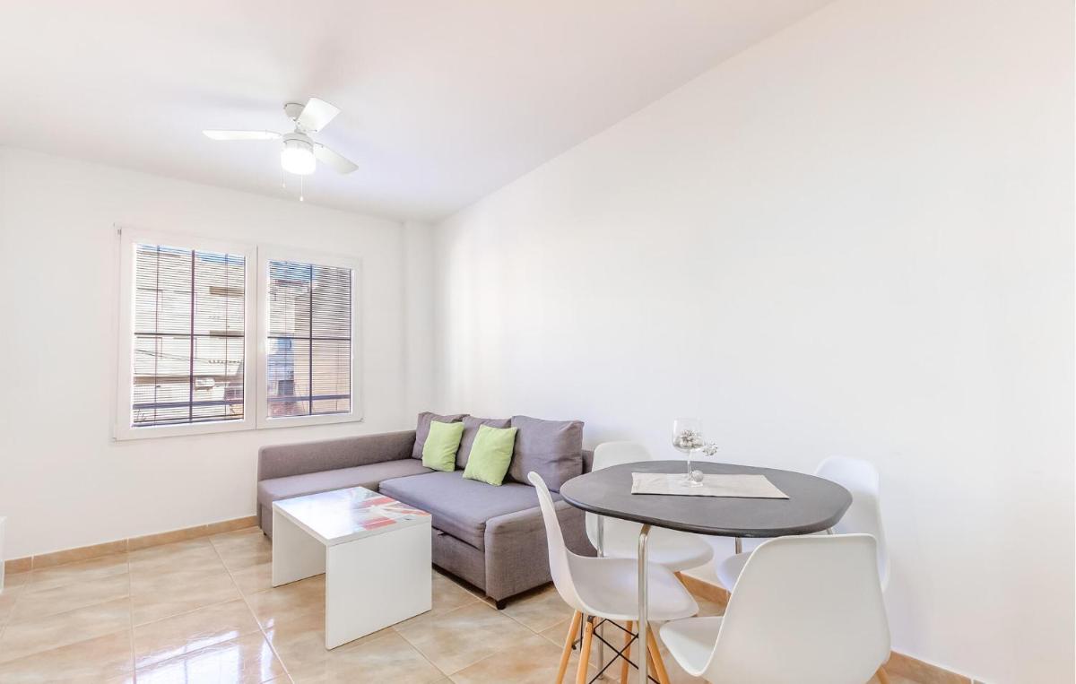 1 Bedroom Gorgeous Apartment In Santa Pola - Housity