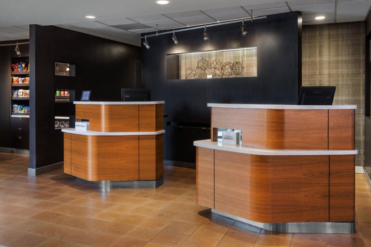 Courtyard Philadelphia Willow Grove - Housity