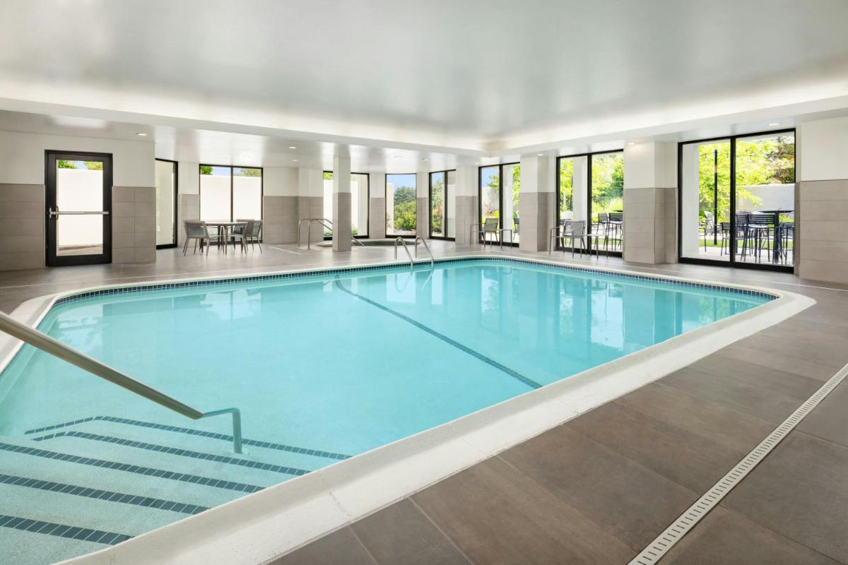 Courtyard by Marriott Concord - Housity