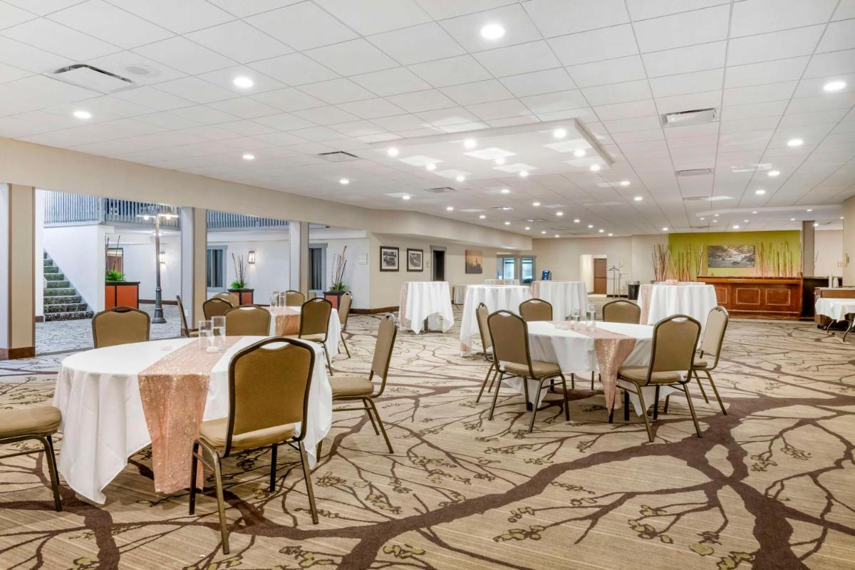 Best Western Plus New Ulm - Housity