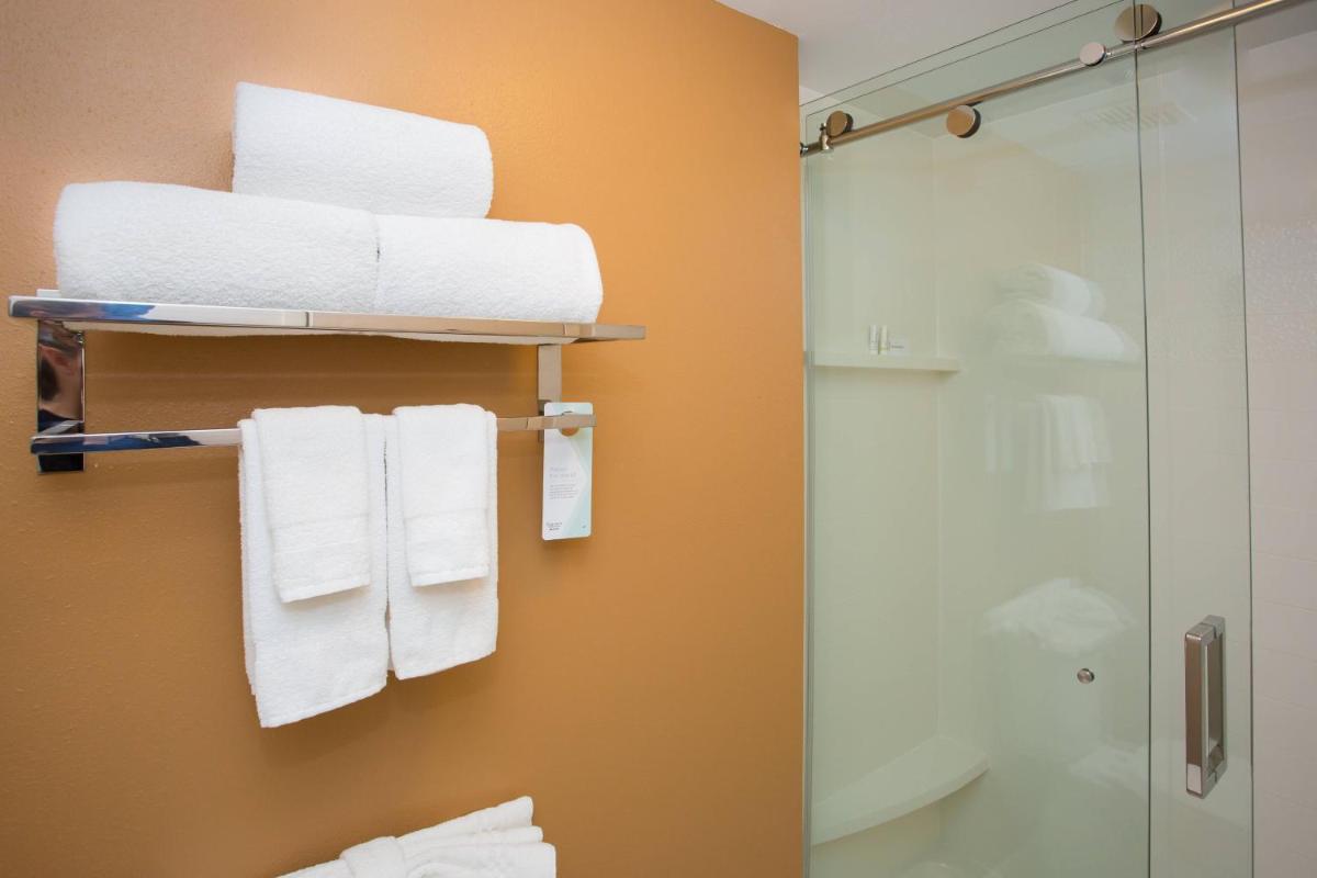 Fairfield by Marriott Inn & Suites Raynham Middleborough/Plymouth - Housity
