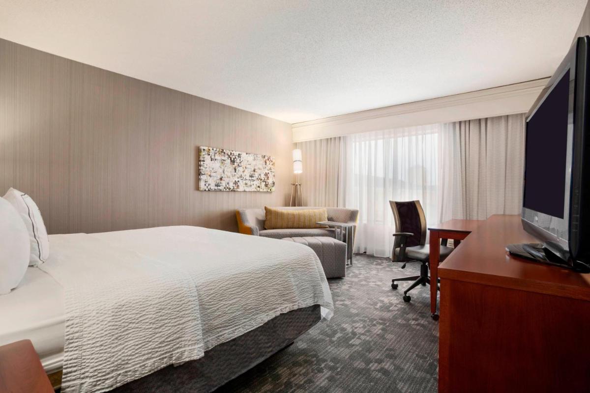 Courtyard by Marriott Springfield - Housity