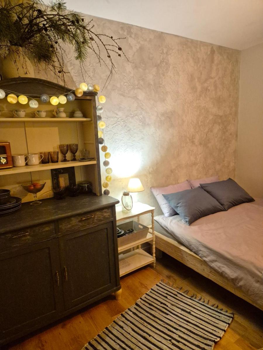 Mellene 1 bedroom house in nature & hot tube - Housity