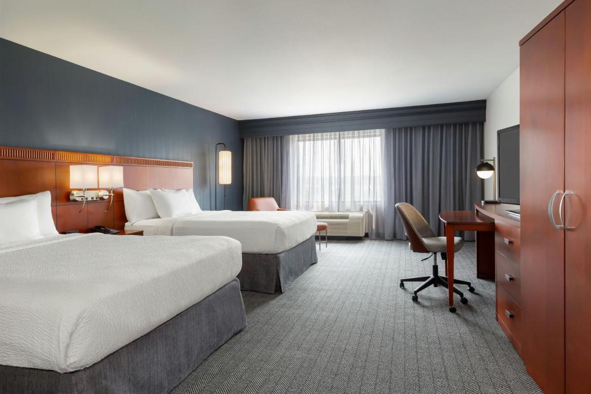 Courtyard by Marriott Madison West / Middleton - Housity