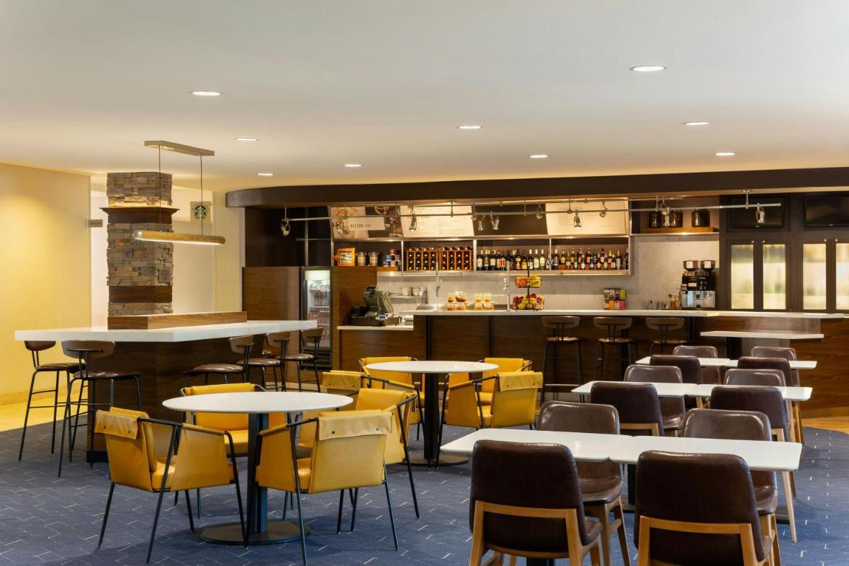 Courtyard by Marriott Madison West / Middleton - Housity